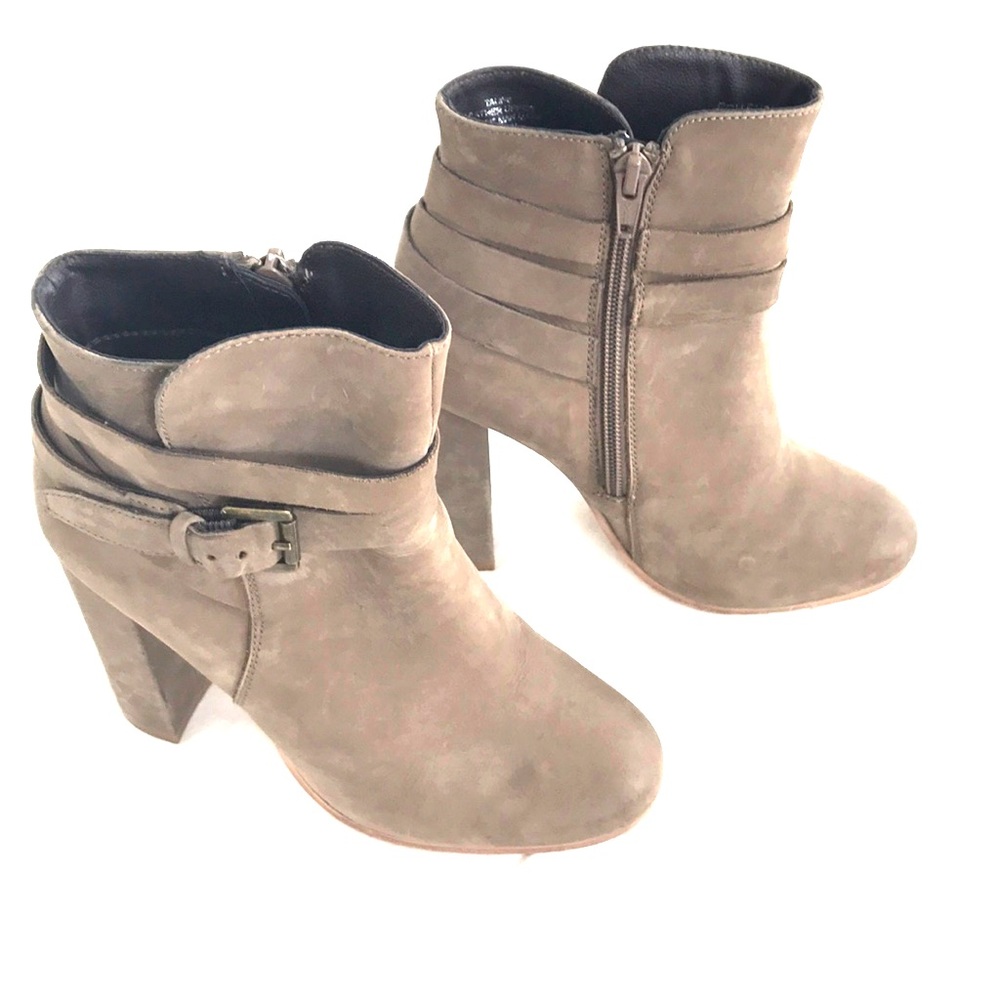 STEVE MADDEN ROLLENS SZ 5.5 TAUPE SUEDE BOOTIES